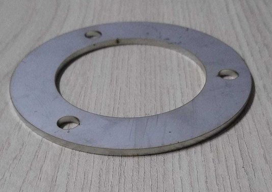 Base Inox 304 101mm  Para Tubo De 2.1/2'' Inox Com 3 Furo Sem Arruela No Centro