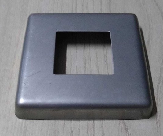 Canopla De Acabamento Inox 304 Quadrada 40X40 Base 95X95 Reta Decapada