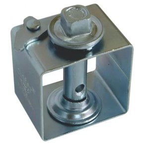 01.03.0004 Catraca Com Roseta Arame Liso Quadrada