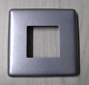 Canopla De Acabamento Inox 304 Quadrada 40X40 Base 95X95 Reta Decapada